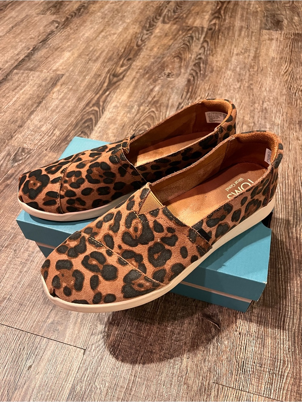 Toms Leopard Print Slip-Ons in Brown and Black Women’s size 9